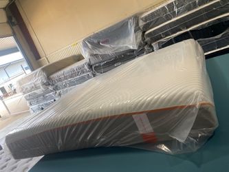 Tempur-Pedic Mattress in Plastic Wrap king size