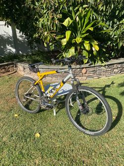 Very Gd. Cond. Avalanche GT 27 Spd. Light Wt. Mtn. Bike