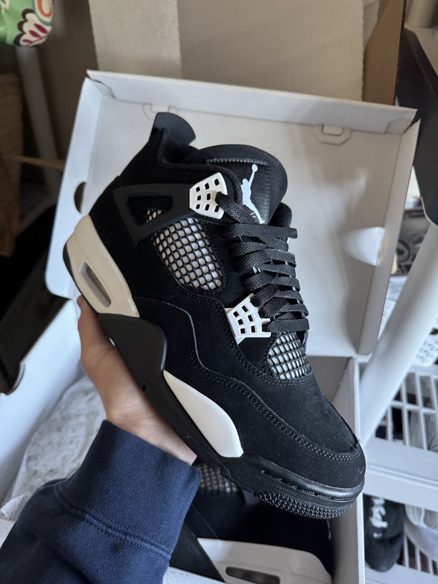 Jordan 4 White Thunder - Size 9.5M Worn 1-2x Lightly