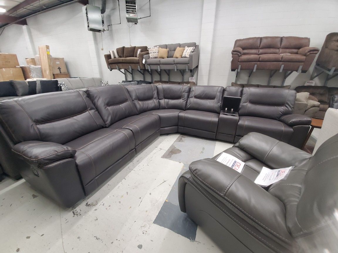 Large oversized reclining sectional NEW