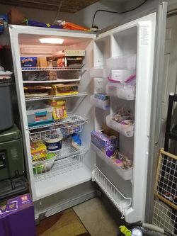 Frigidaire Upright Standing Freezer 13 Cu Ft Z8Y for Sale in Glendale, AZ  - OfferUp