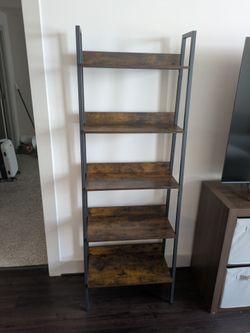 Nearly new shelves