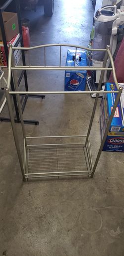 Shelf the metal