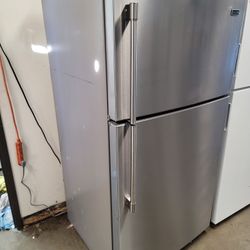 Like New Maytag 21cu Ft Apartment Size Stainless Steel Top Freezer Refrigerator 33W 