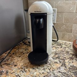 Nepresso Coffee Maker
