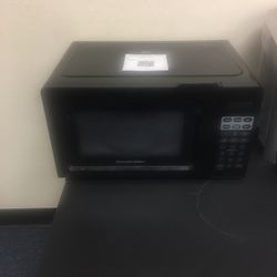 Proctor Silex 700 0.6cu Ft Microwave Oven Black