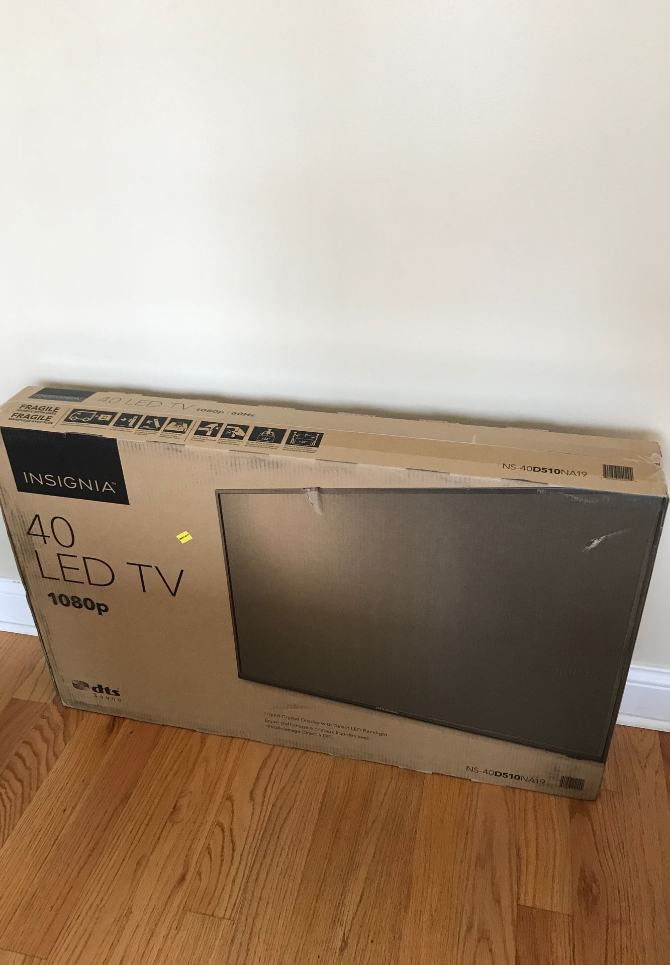 Brand NEW Insignia 40” LED 1080p TV in box