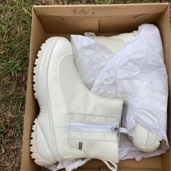 Women’s Uggs 