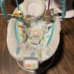 Baby Bouncer with Vibrating Infant Seat & Taggies