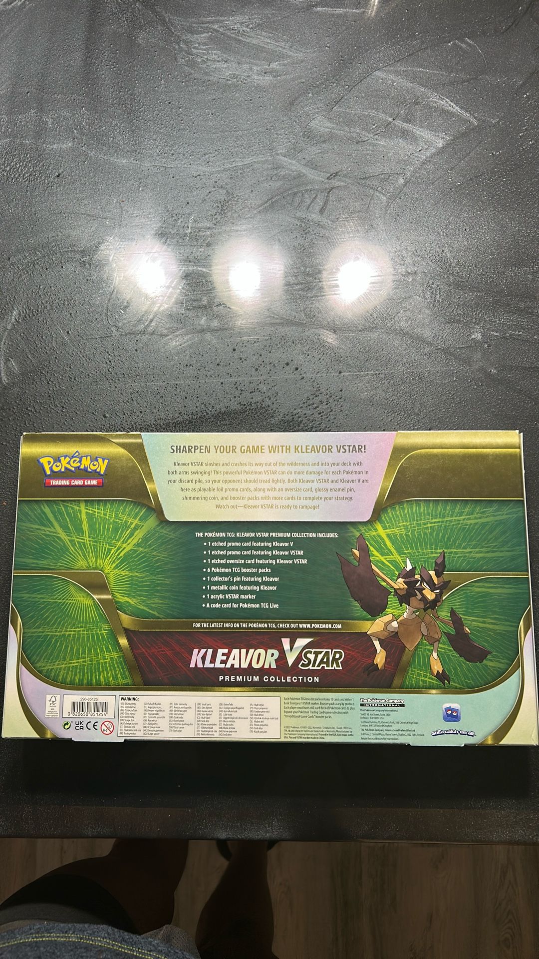 Pokémon Kleavor VStar (Kleavor Premium Collection