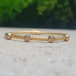 14K Gold Diamond Bracelet (Jewelry Box Included)
