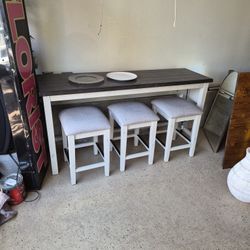 Kitchen Breakfast Island With 3 Stools 
