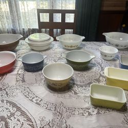 Pyrex Bowls 