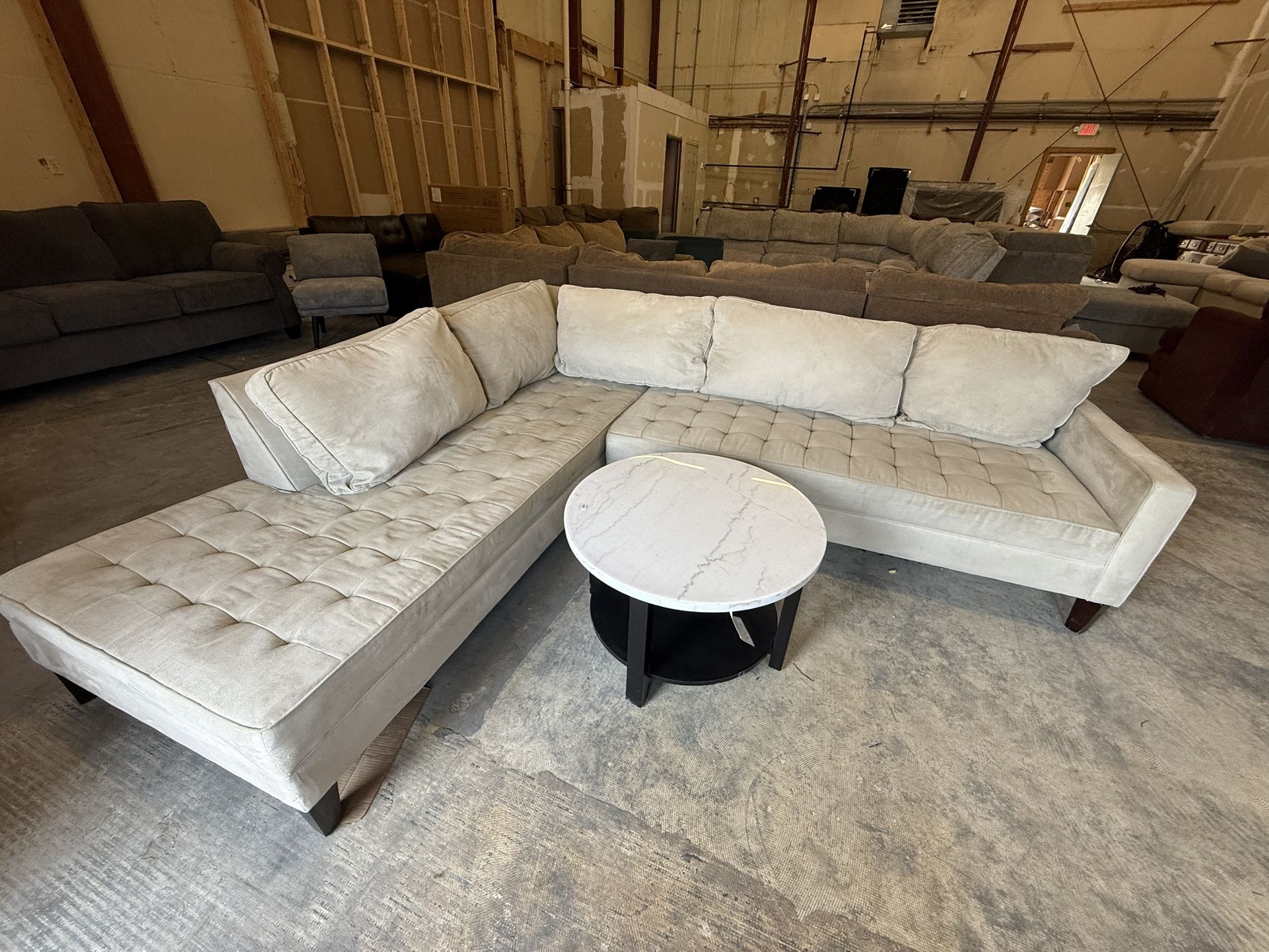 *Free Delivery* Modern Sectional Couch Great Condition