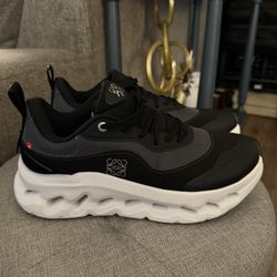 ON Running LOEWE Cloudtilt 2 Black US Size 7 