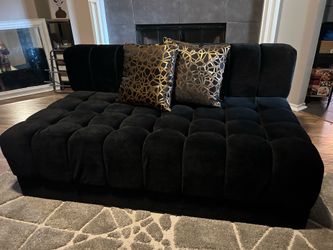 Small Content room Couch