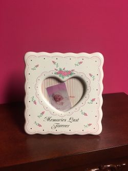 Picture Frame “Memories Last Forever “