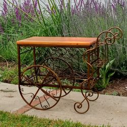 Wagon Wheel Wine Bottle Rack