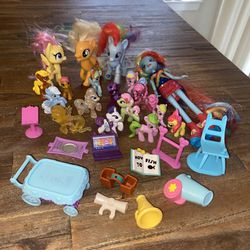 My Little Pony G4 Lot Equestria Rainbow Dash Accessories And Small Ponies 