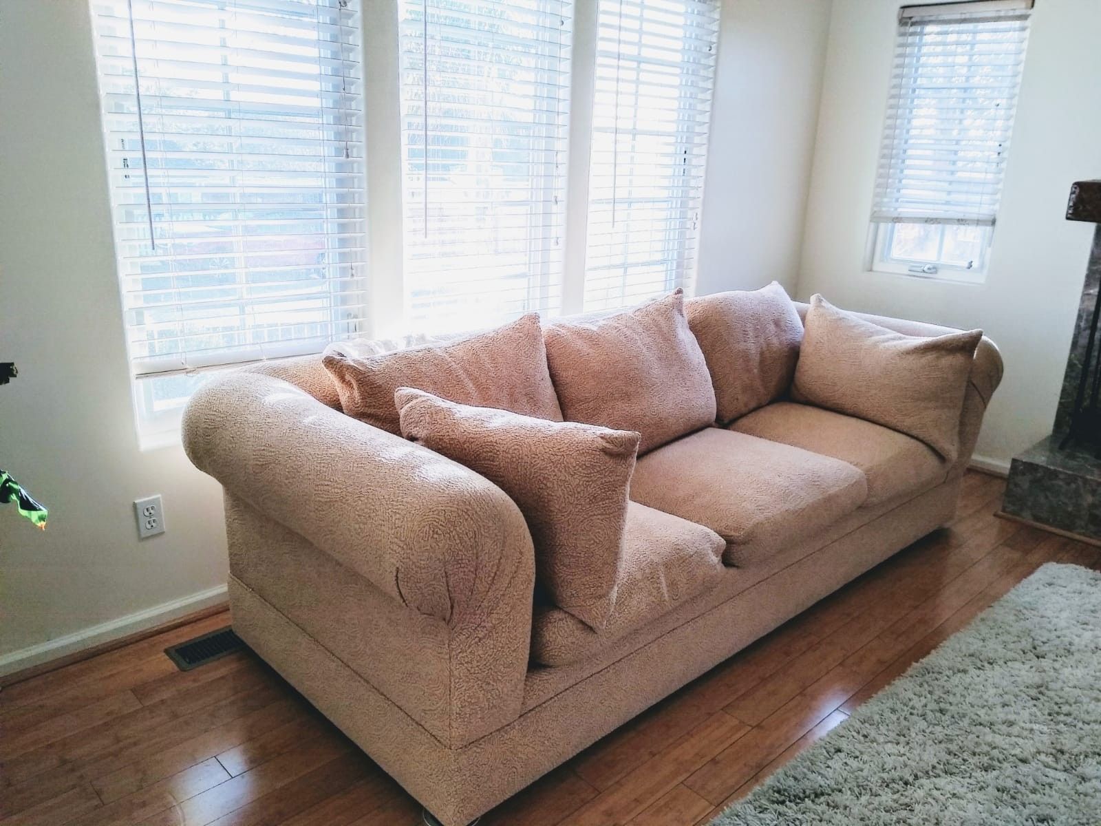 Nice comfy couch. for Sale in Pacific Grove, CA OfferUp