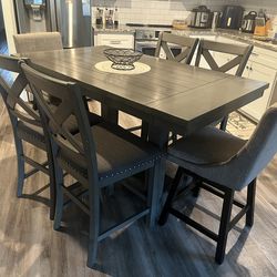 Dining table and chair set