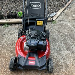 Toro Recycler 21 in. 140 cc Push Gas Lawn Mower used 200
