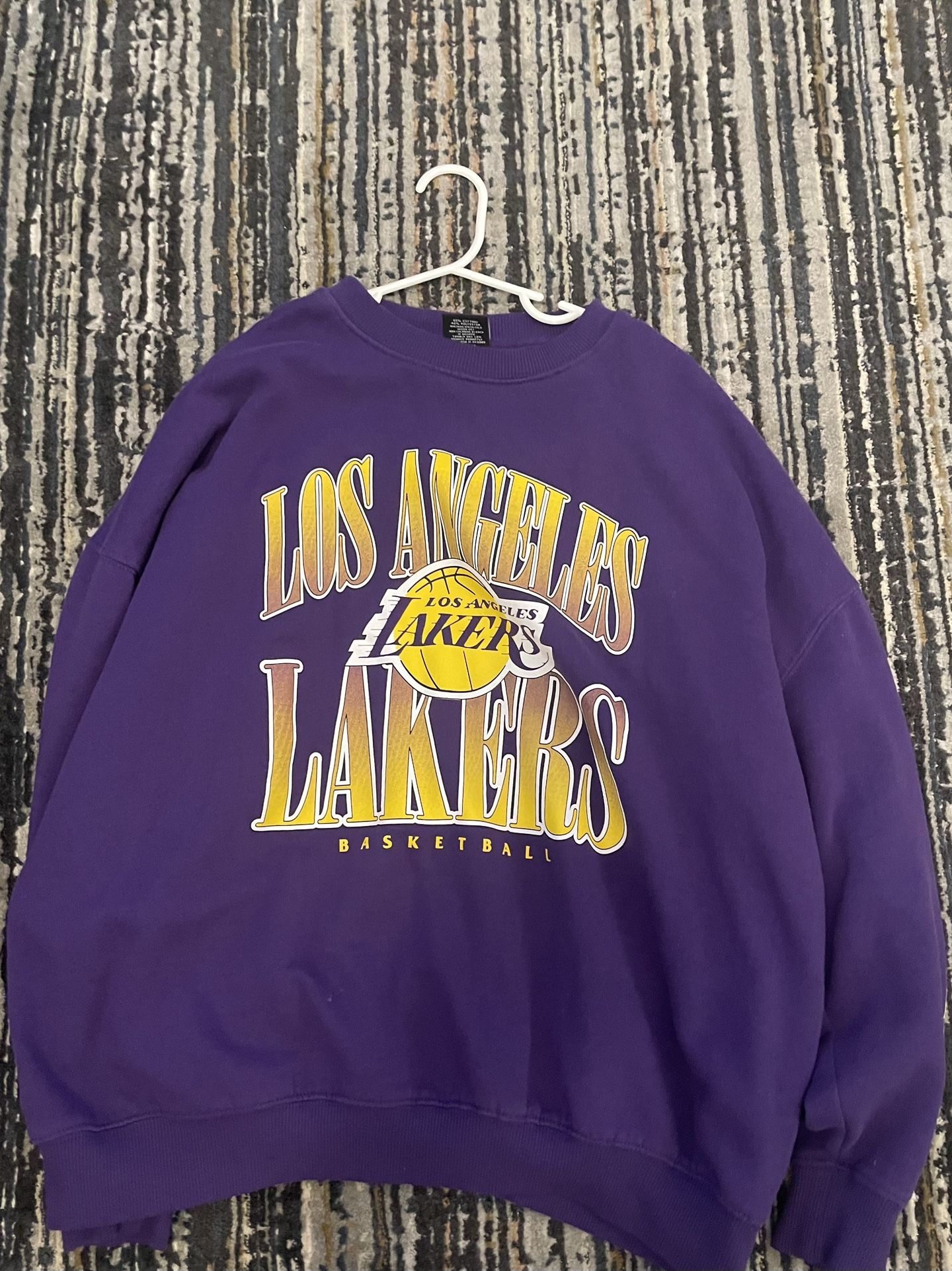 Women’s Lakers Sweatshirt