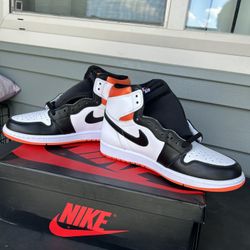 DS Air Jordan 1 ELECTRO ORANGE Sz 8