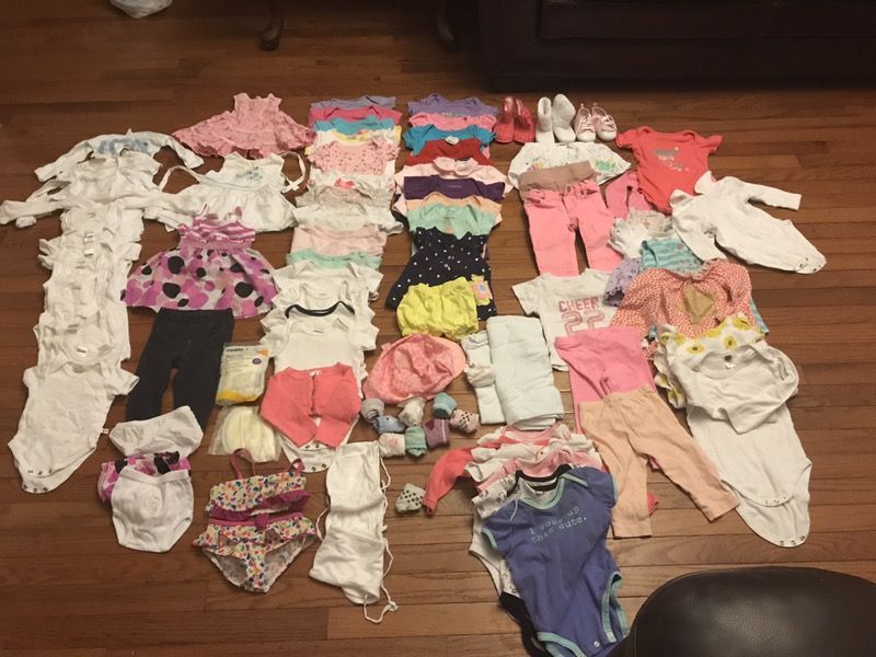 Lot Of 85 Pieces Of baby girl clothes/ 0-12 months