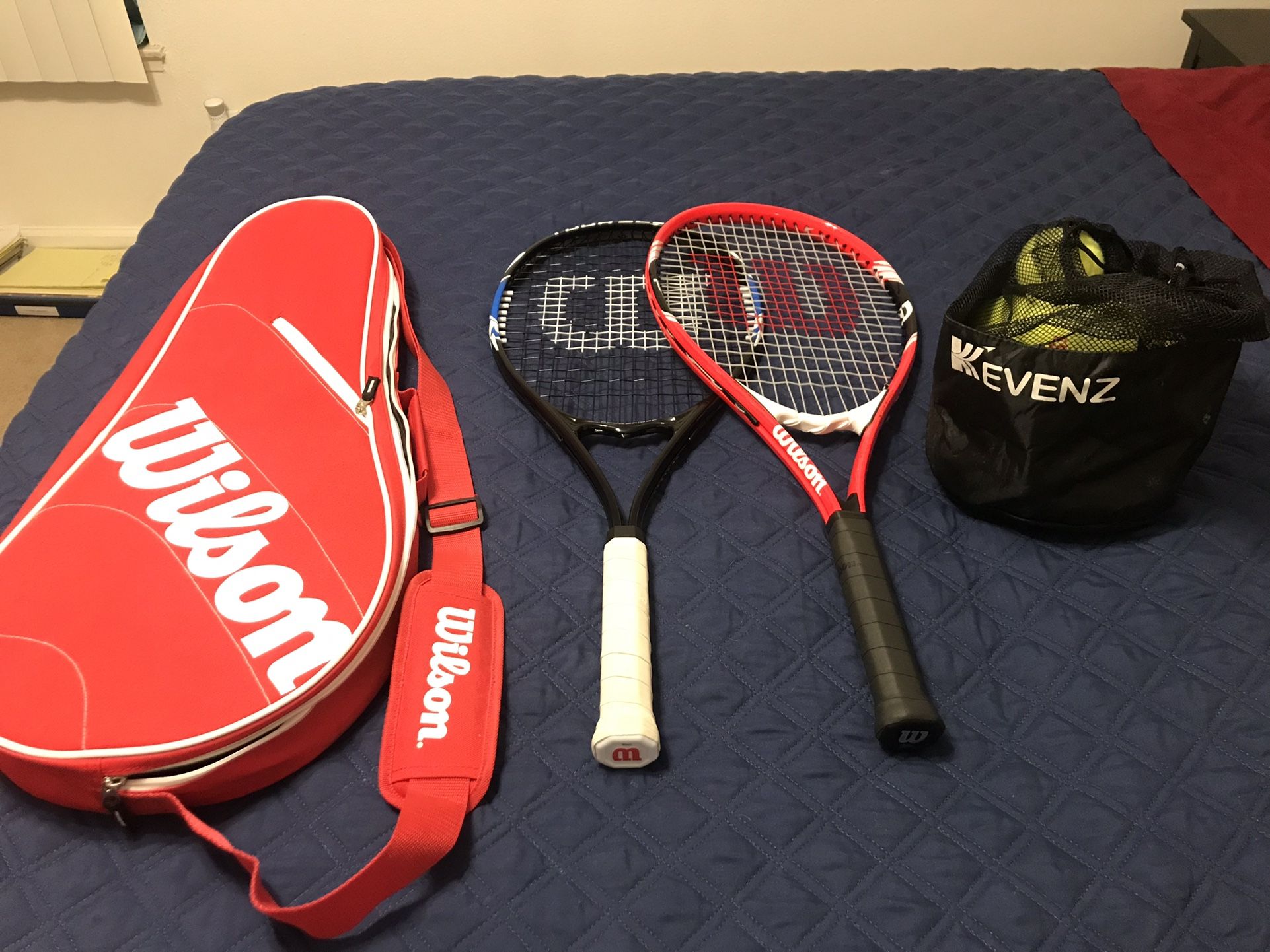   Wilson 2 Rackets Set With Tennis balls 