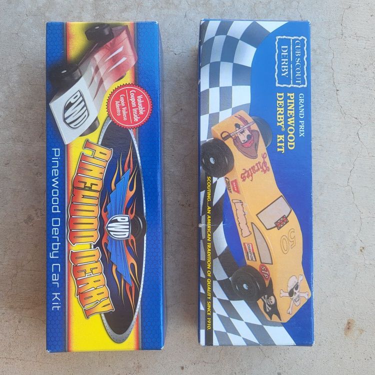 2 PINEWOOD DERBY CARS
