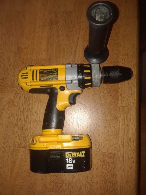 DeWalt 18 Volt DC D925 Xrp Hammer Drill With Good Battery