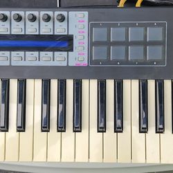Novation 49sl Compact Midi Keyboard Controller With Drum Pad Works Perfect Must Sell Today 