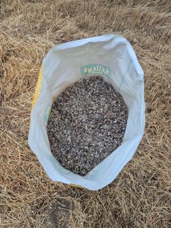 Dried Quail Manure Fertilizer - 100% Natural, Won't Burn Plants