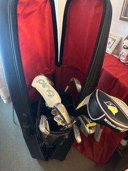 Complete golf club set with Samsonite bag