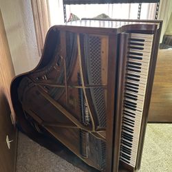 Piano (Baby Grand)