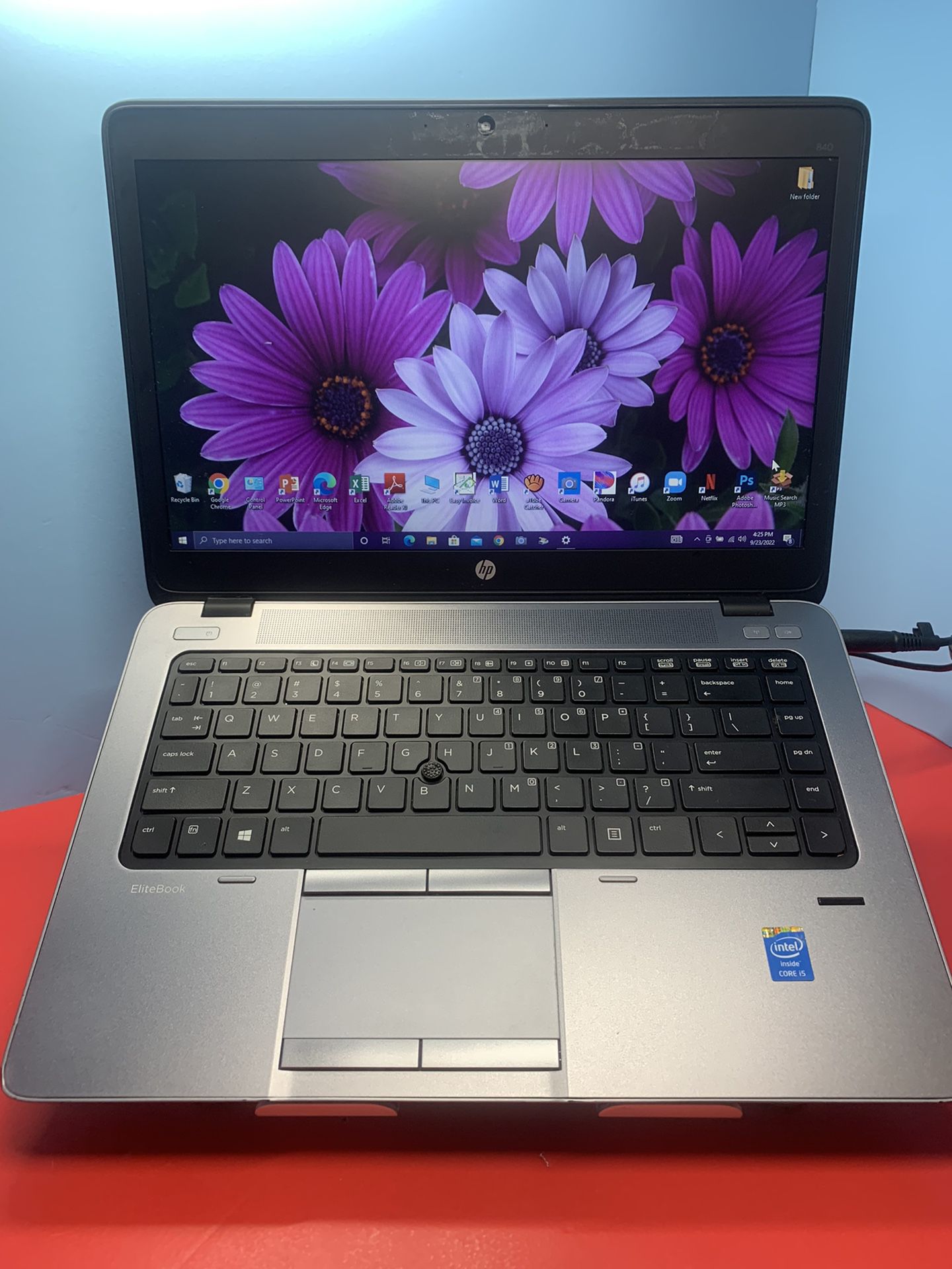 i5..i5..HP  ELITEBOOK  840 -G1…6 GENERATION   ….500 GB …HHD  ( Capacity  ) ..8.0 RAM . READY FOR CLASSES  From  HOME 