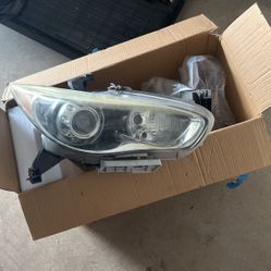 2015 Infinity QX60 Headlight Passenger Side 