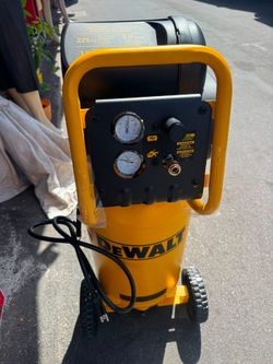 DEWALT 15 Gal. Portable Electric Air Compressor