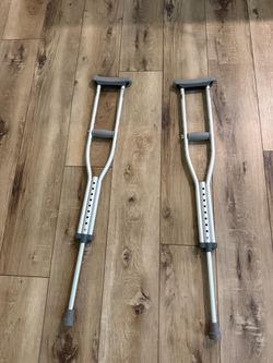 Small crutches