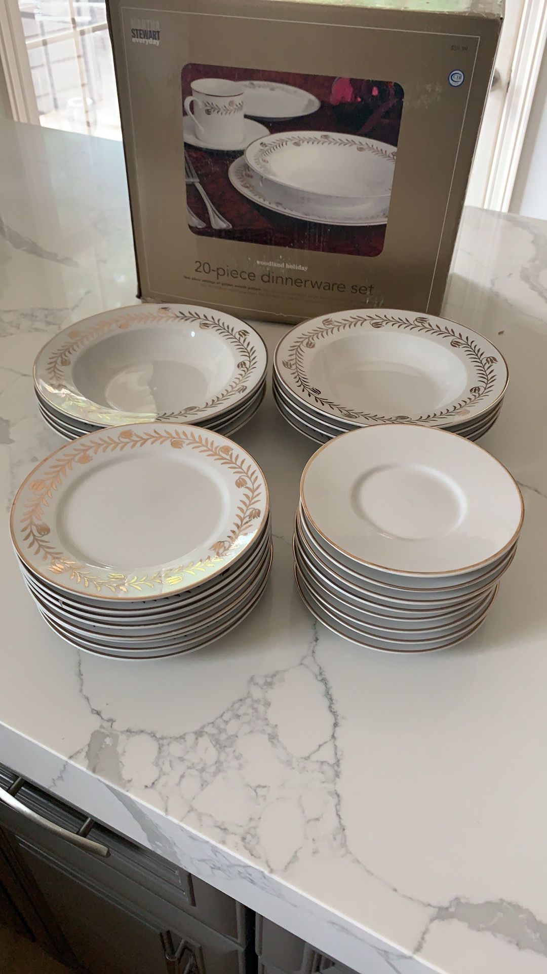 Martha Stewart every day 20 piece dinnerware set