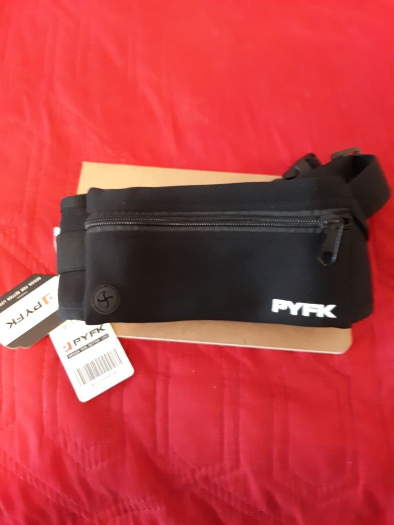 Running belt waist pack adjustable for men or women