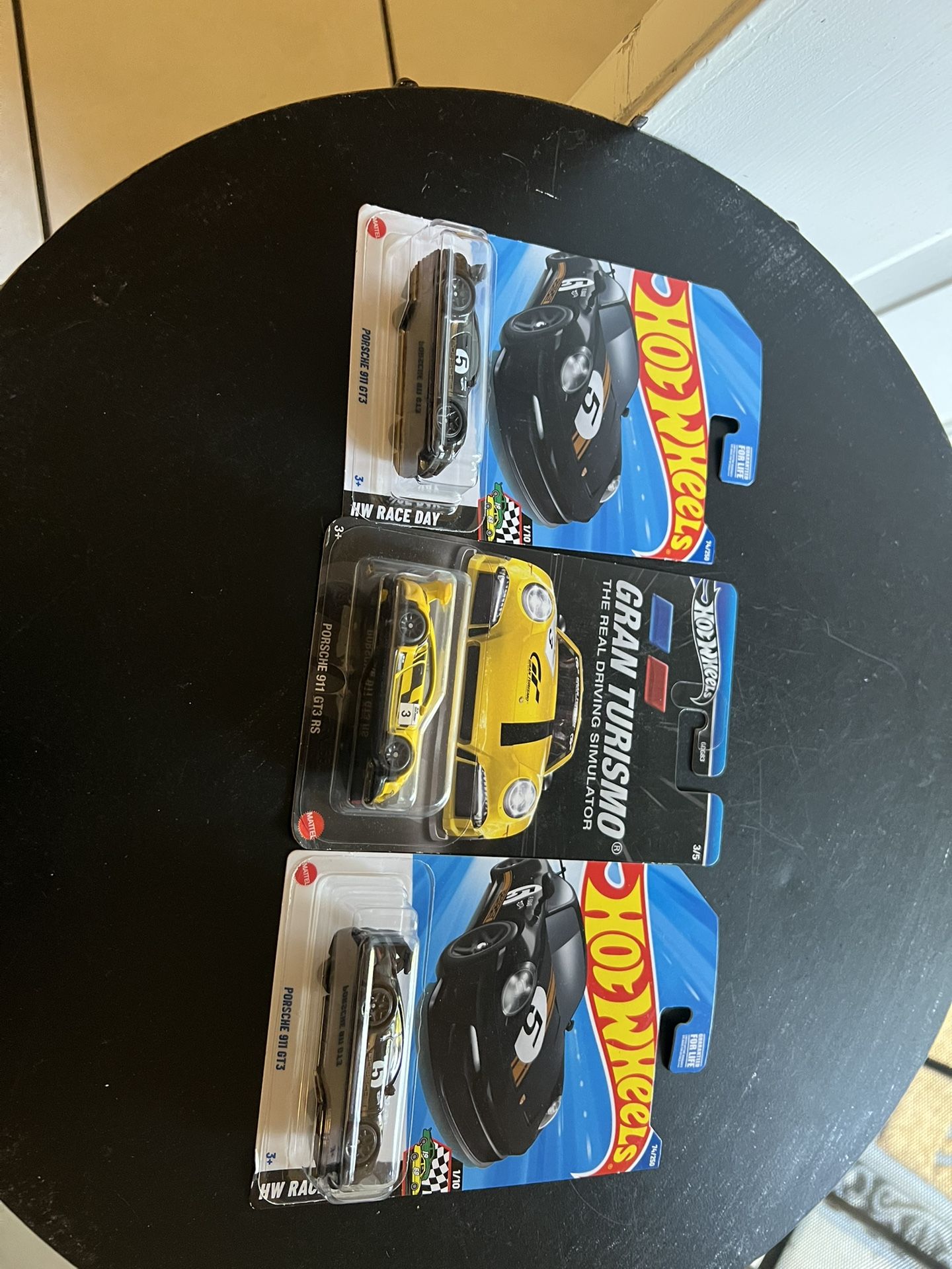 Hot Wheels Porsche 911 GT3 RS Y GT3 , 3 Pieces For $15