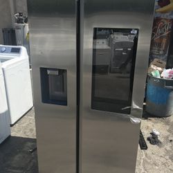 New Side By Side Samsung With Family Hub 