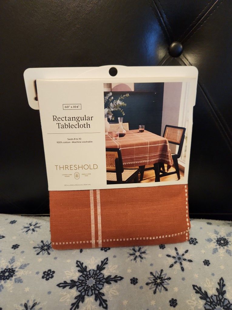 BRAND NEW RECTANGULAR TABLECLOTH 60"X 104"