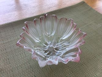 7 inch pink candy dish. Very elegant.