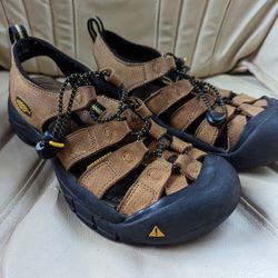 As New 7-7.5 Keen Waterproof Leather Sandals Hiking Trail Running Fishing REI, Hoka, Merrell, Salomon Fisherman's Water Shoes Capped Toe Newport Chaco