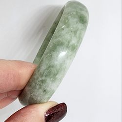 Vintage Wide Natural Jade Jadite Mint Green White Bangle Bracelet 54.4 g, 15mm, 58mm