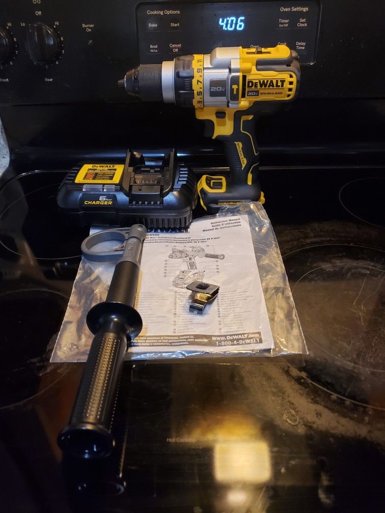 Dewalt Hammer Drill-driver With FlexVolt Advantage Tool Only Brand New. Hablo Español