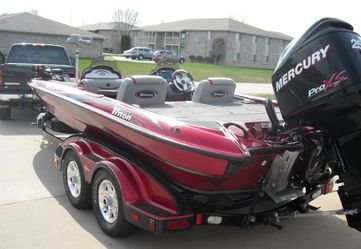 KING Triton Low price 2007 boat